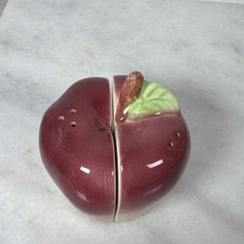 Vintage Divided Apple Salt and Pepper Shakers 3